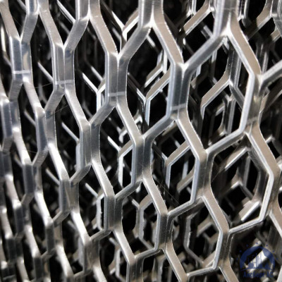 Алюминиевая декоративная просечно-вытяжная сетка 6х30х6,25 мм купить в Армавире